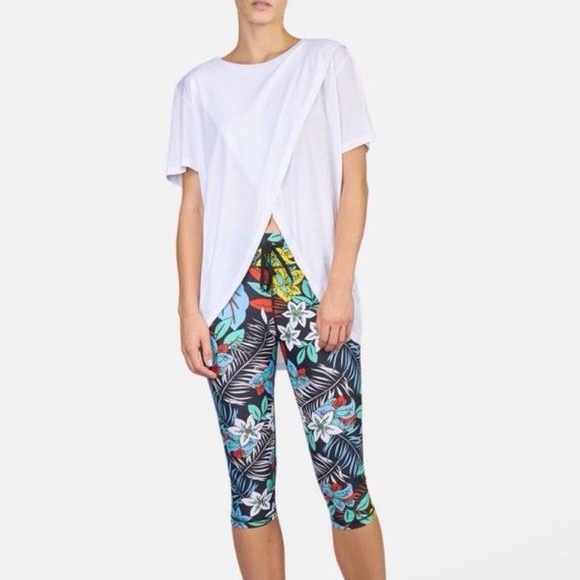 The Upside Pants - The Upside Aloha Tropical Power Capri Pants XXS
